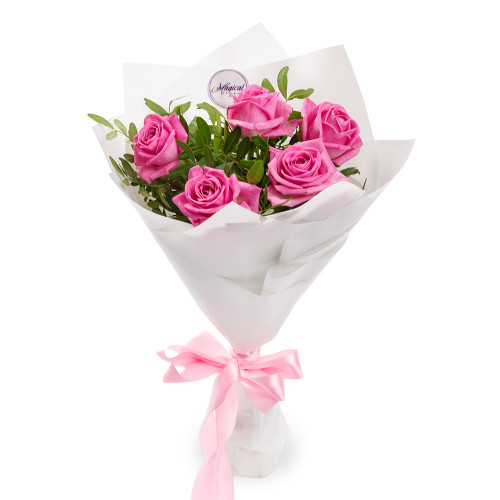 Мини-букет из 5 розовых роз 60 см