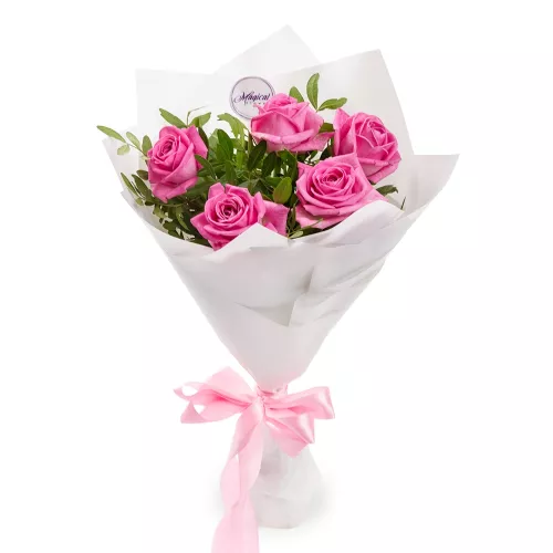Мини-букет из 5 розовых роз 60 см