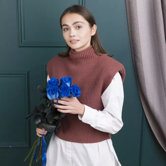 Букет из 5 синих роз 70 см