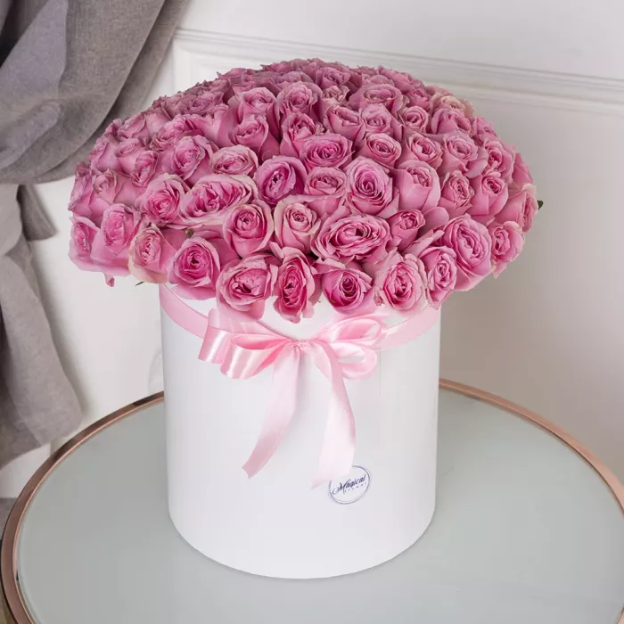 101 розовая роза в шляпной коробке