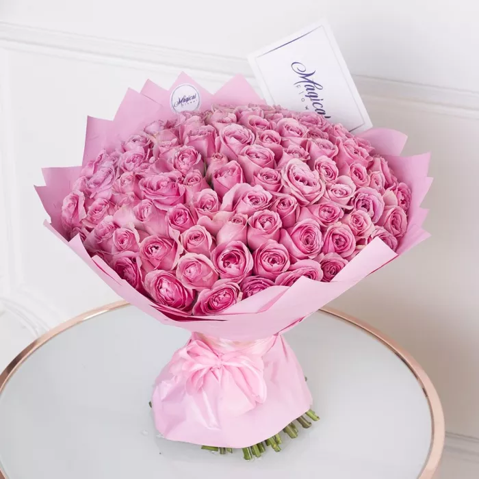 101 розовая роза