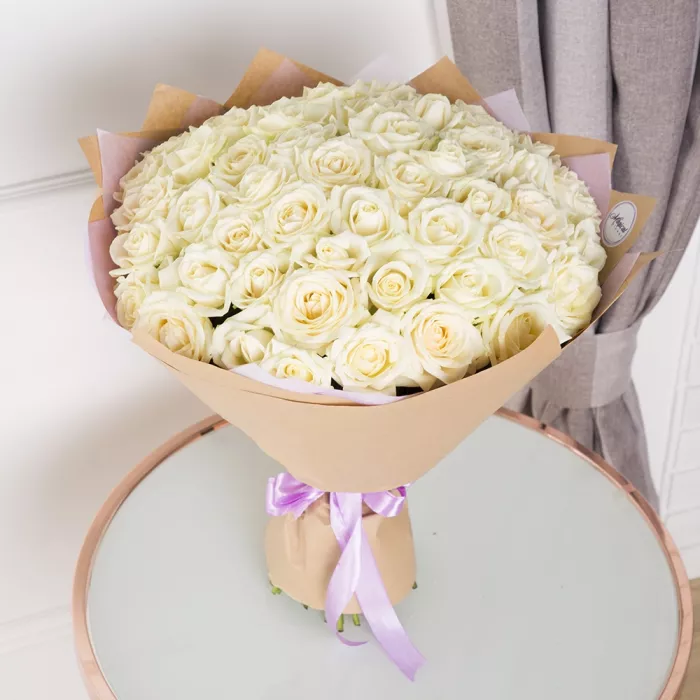 51 белая роза Premium 60 см