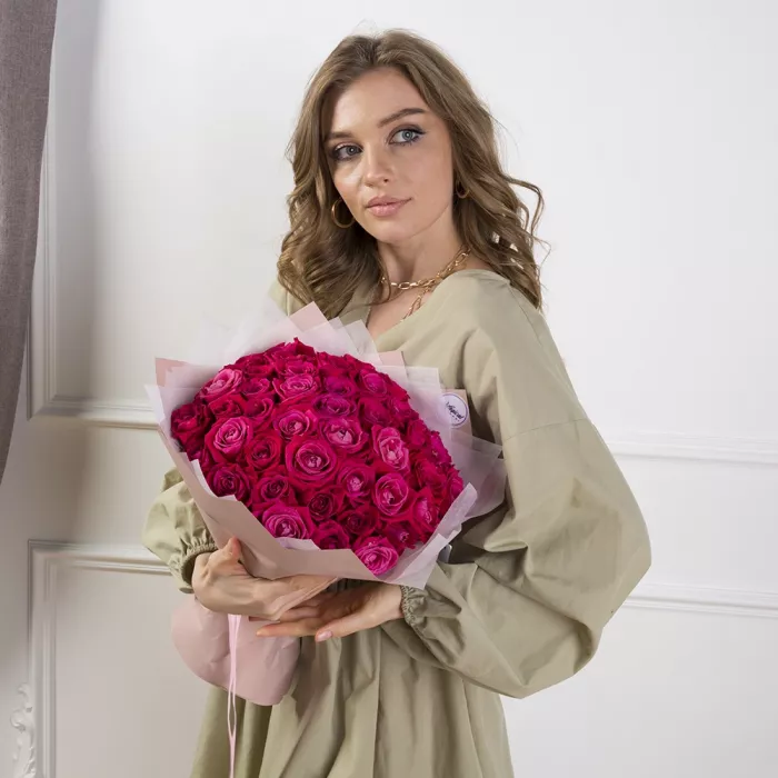 Букет из 51 малиновой розы 40 см