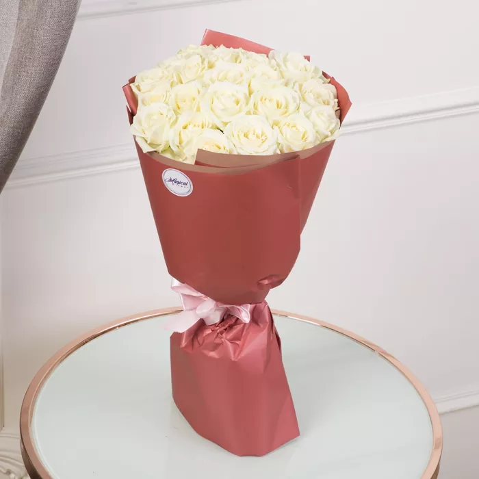 21 белая роза 60 см