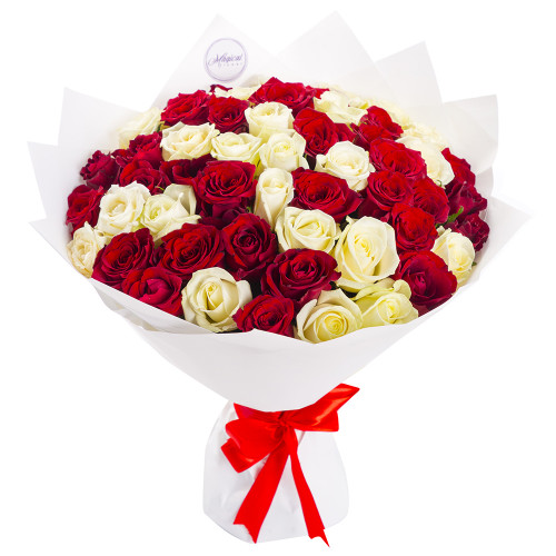 Монобукет из 51 красной и белой розы