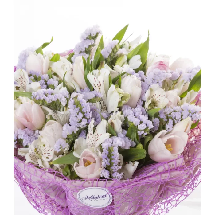 Букет с тюльпанами, альстромерией и статицей