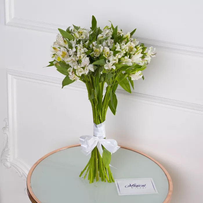 Букет из белой альстромерии 25 шт