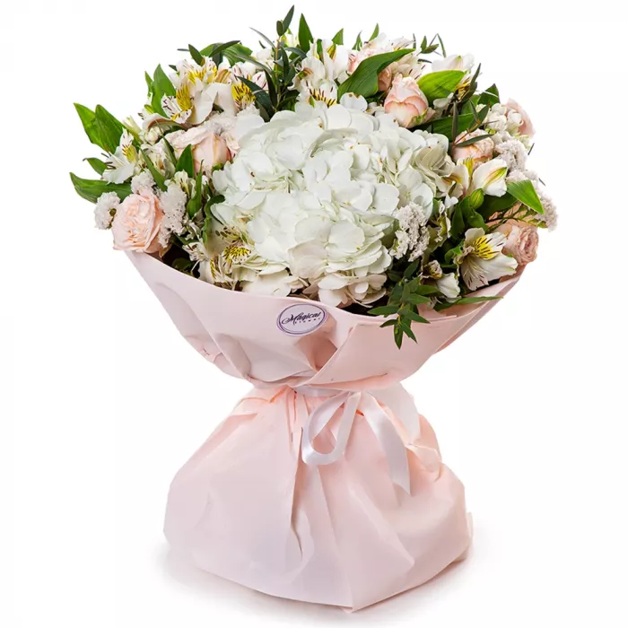 Букет с гортензией и альстромерией