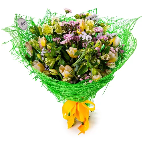 Букет на День матери из альстромерий и тюльпанов