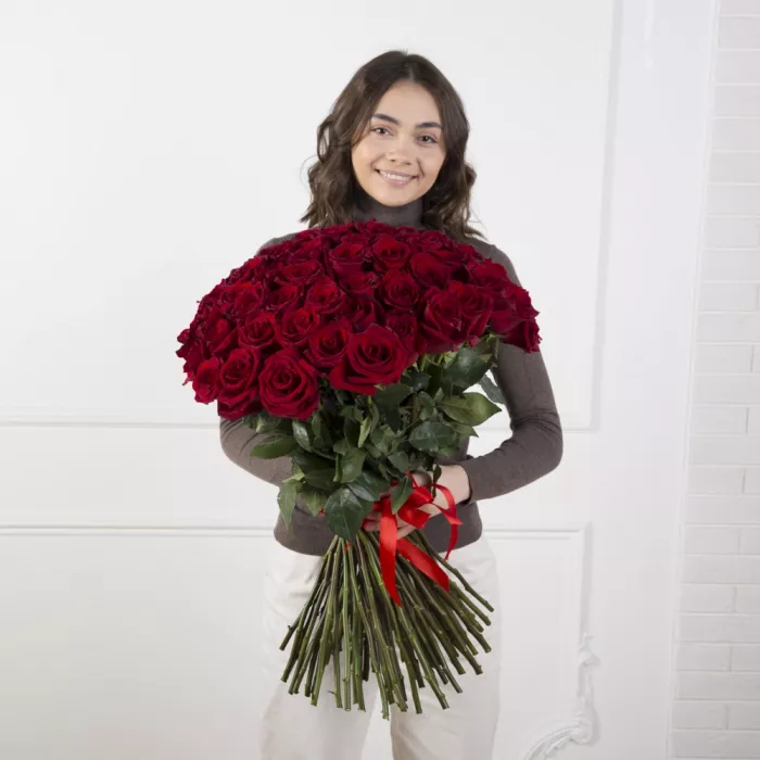 75 красных роз Эквадор 70 см