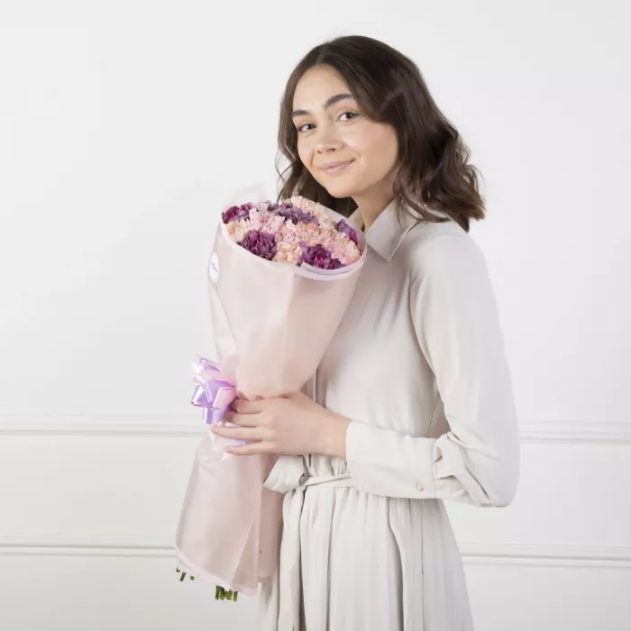 21 разноцветная гвоздика