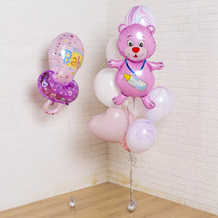 Композиция шаров на рождение девочки с мишкой