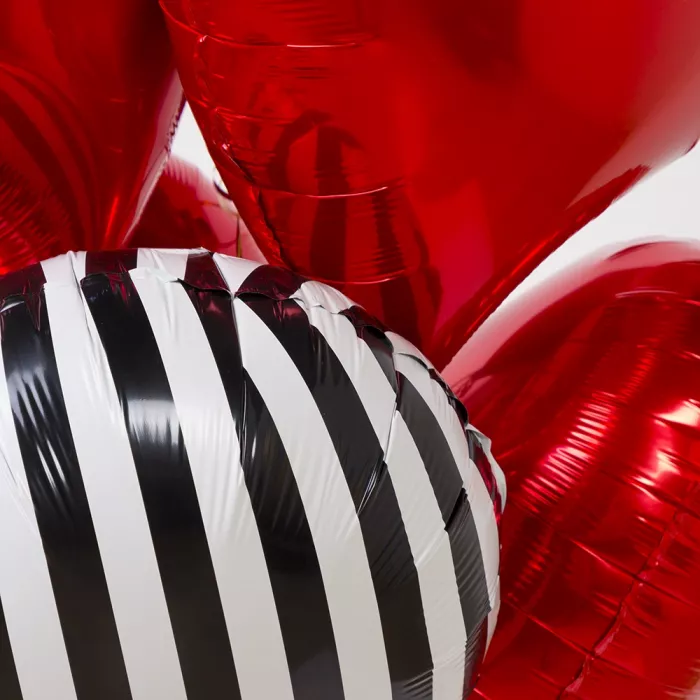 Фонтан шаров сердца с изгибом