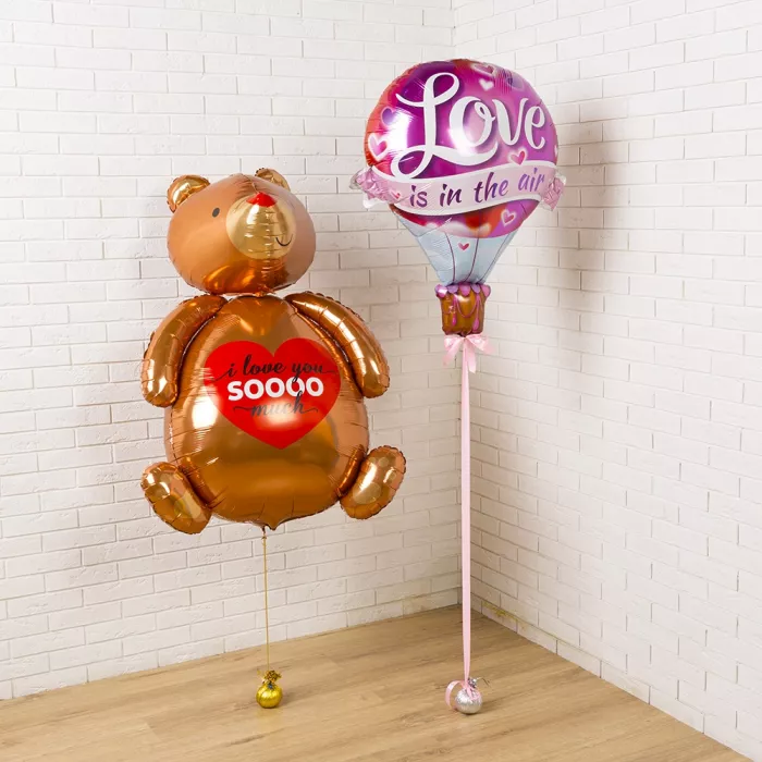 Композиция с воздушным шаром и медведем