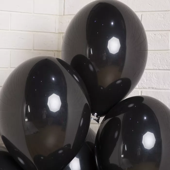 Букет из латексных черных шаров