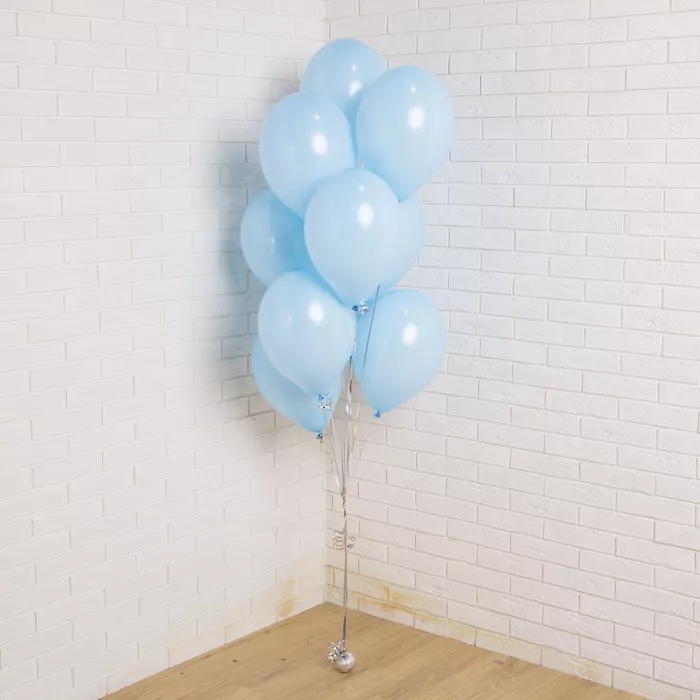 Букет из латексных голубых шаров