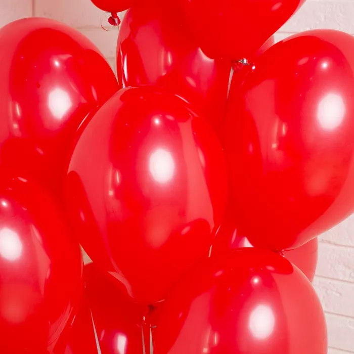 Букет из латексных красных шаров