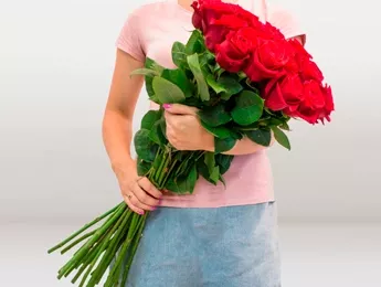 Какого цвета розы подарить девушке