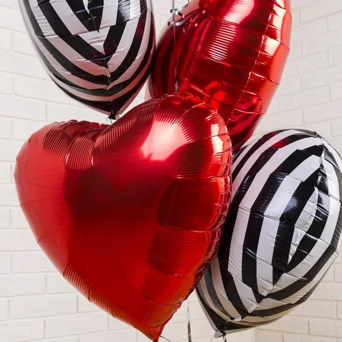 Фонтан шаров Красное сердце