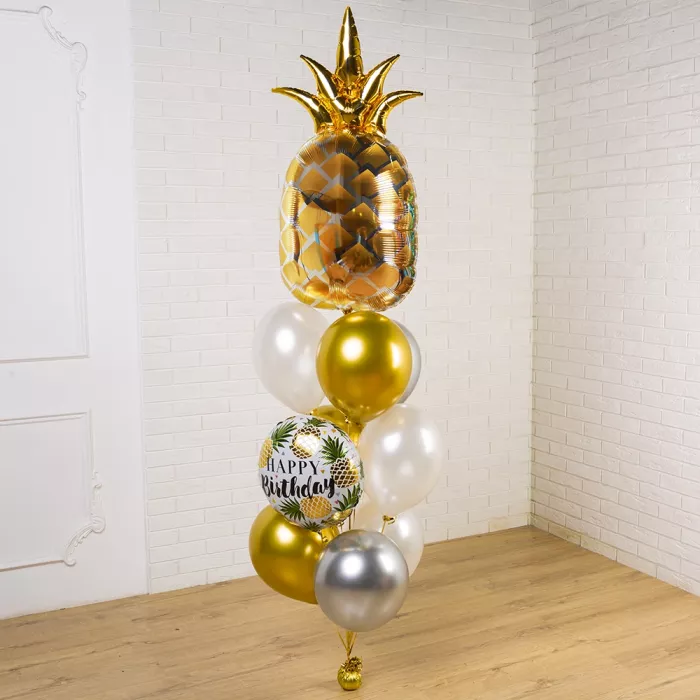 Фонтан шаров с золотым ананасом