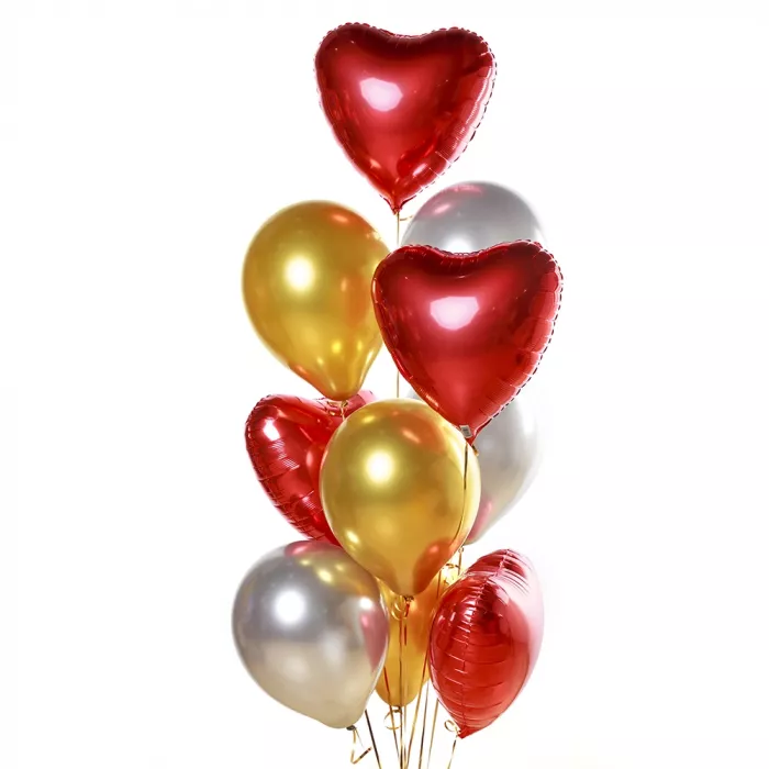 Фонтан шаров с красными сердцами