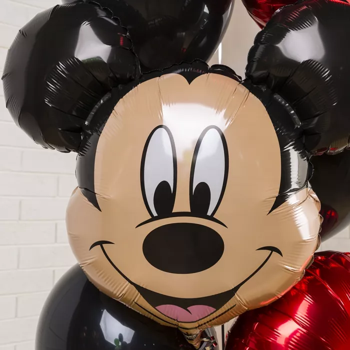 Фонтан шаров с Микки Маусом и цифрой