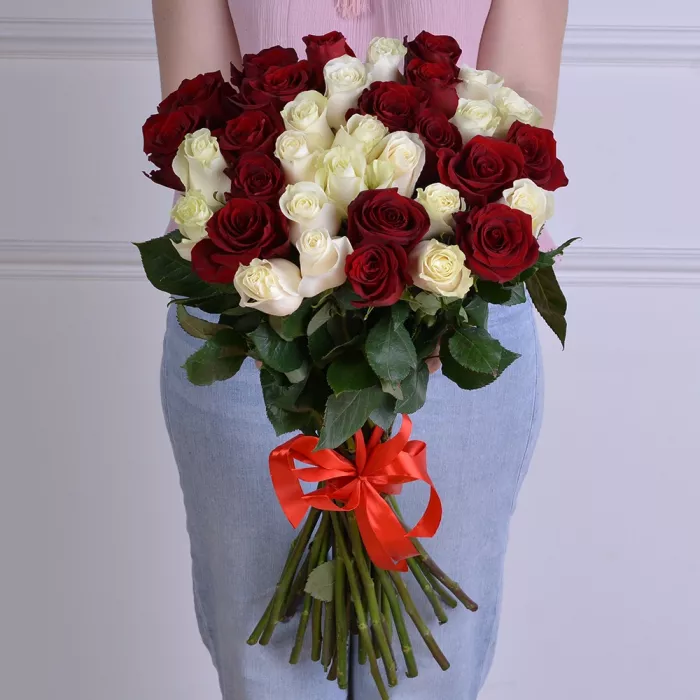 35 разноцветных роз Эквадор 70 см