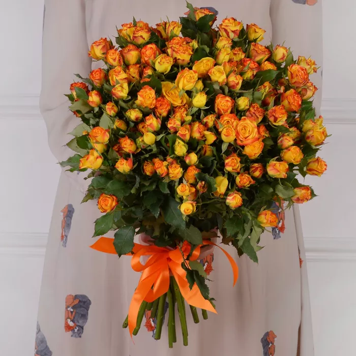 25 огненных кустовых роз