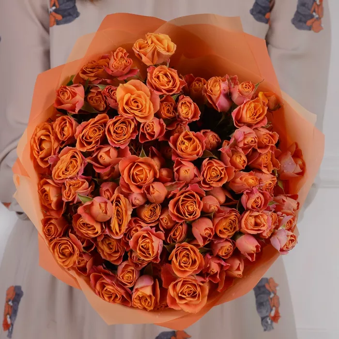 25 оранжевых кустовых роз