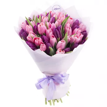 Букет из 51 разноцветного тюльпана