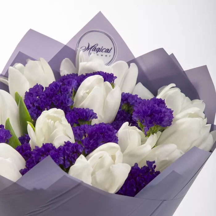 21 белый тюльпан со статицей