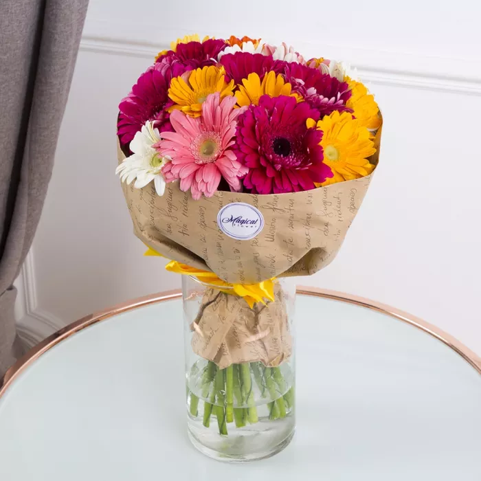 Букет из 21 разноцветной герберы