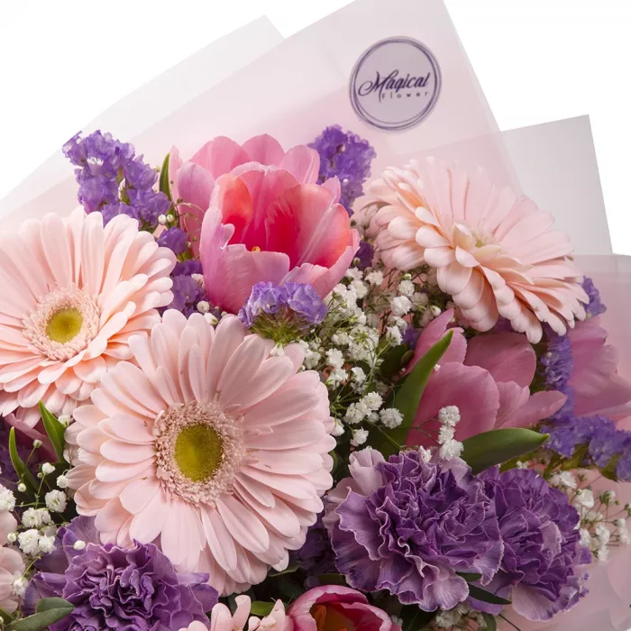 Букет из тюльпанов, гербер и гвоздик