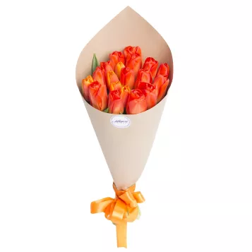 19 оранжевых тюльпанов