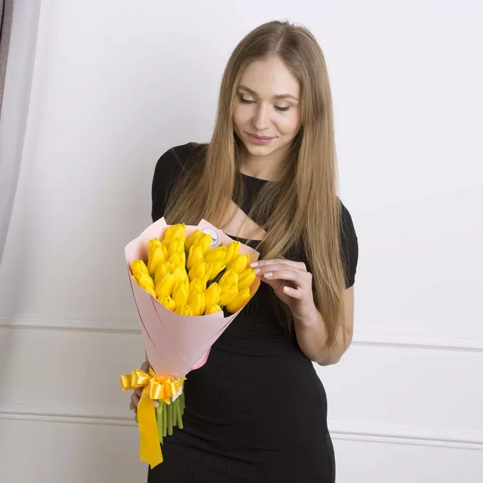 31 желтый тюльпан