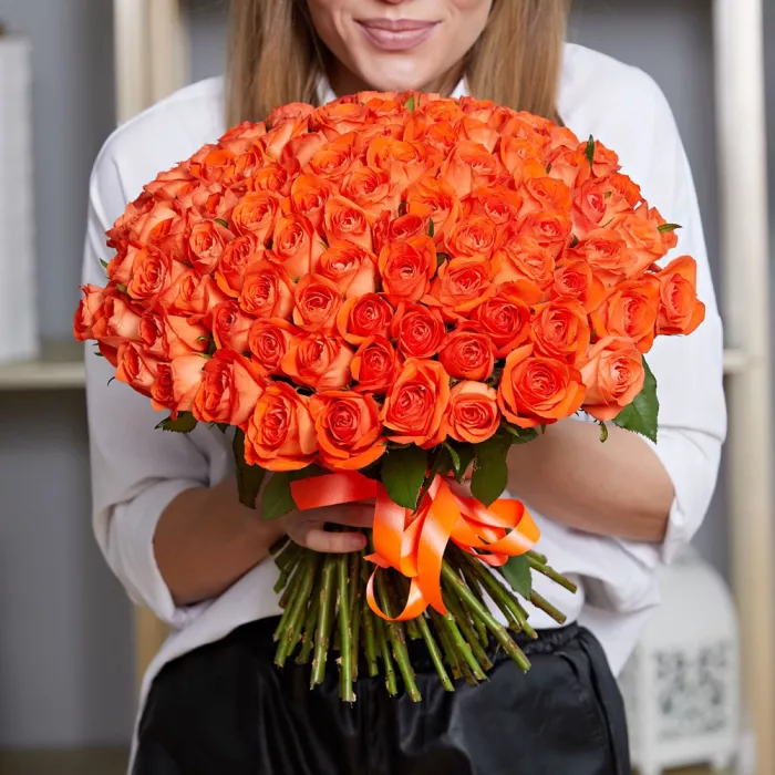 Букет из 101 оранжевой розы