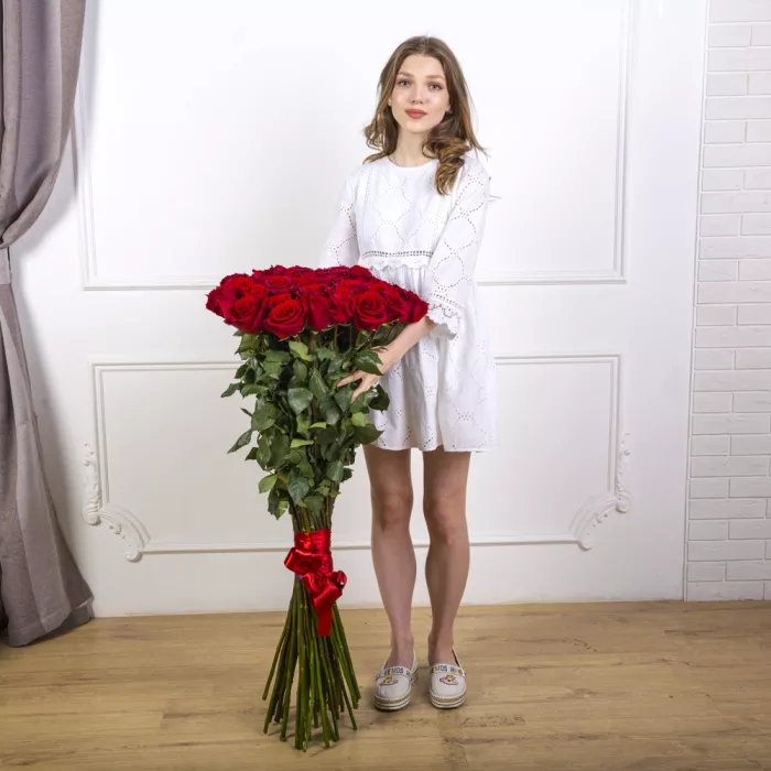 Букет из 51 красной розы Эквадор 100 см