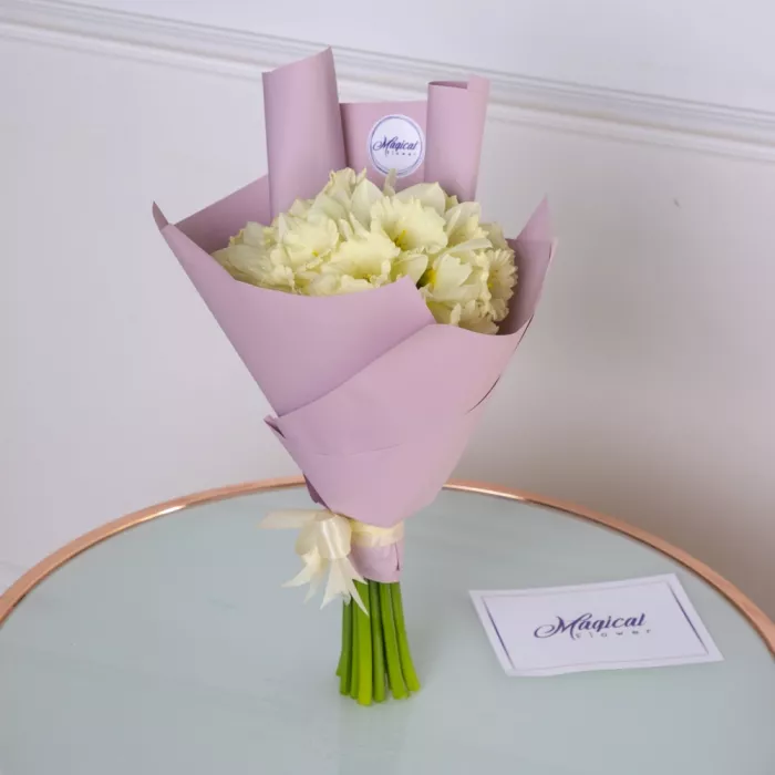 Букет из 15 белых нарциссов