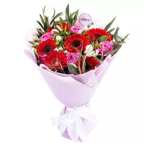 Букет из гербер, роз и эвкалипта