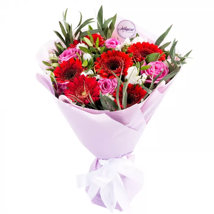 Букет из гербер, роз и эвкалипта