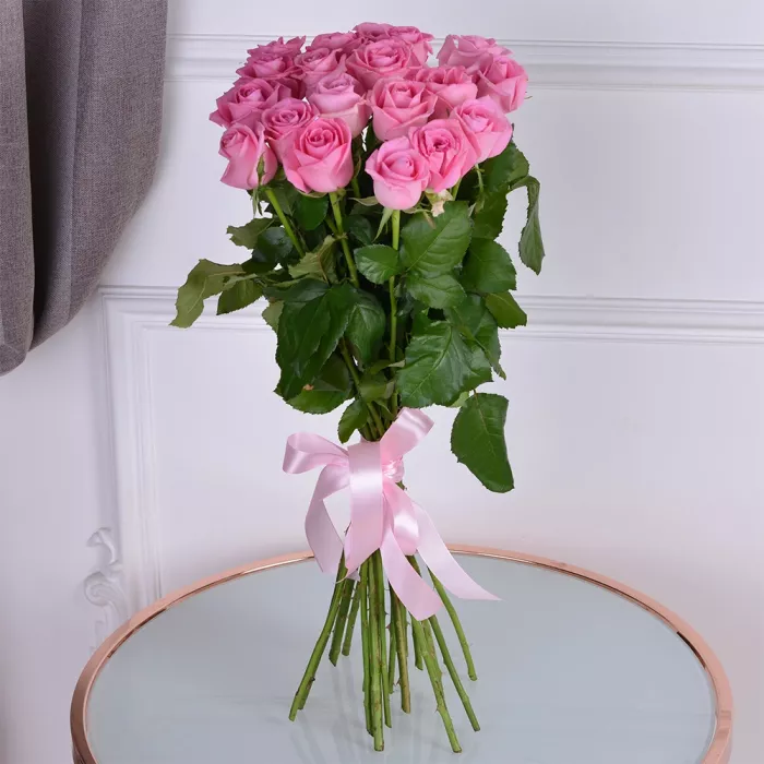 Букет из 19 розовых роз 50 см