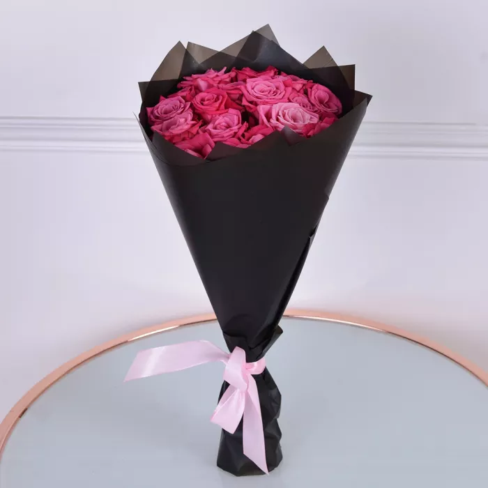 19 малиновых роз 50 см