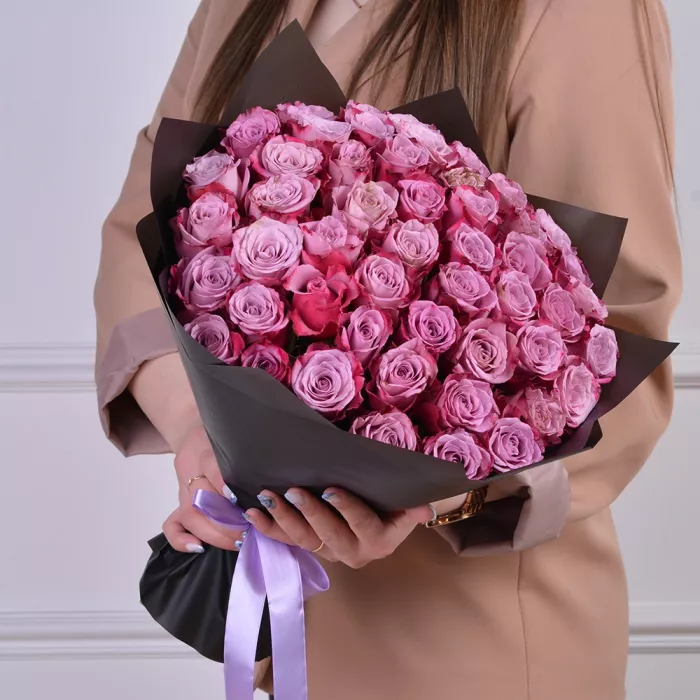 Букет из 51 сиреневой розы