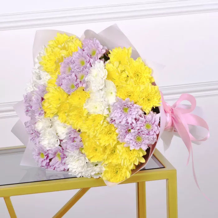 15 разноцветных хризантем