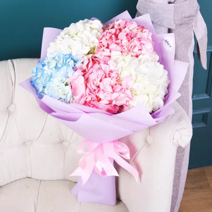 Букет из 5 гортензий