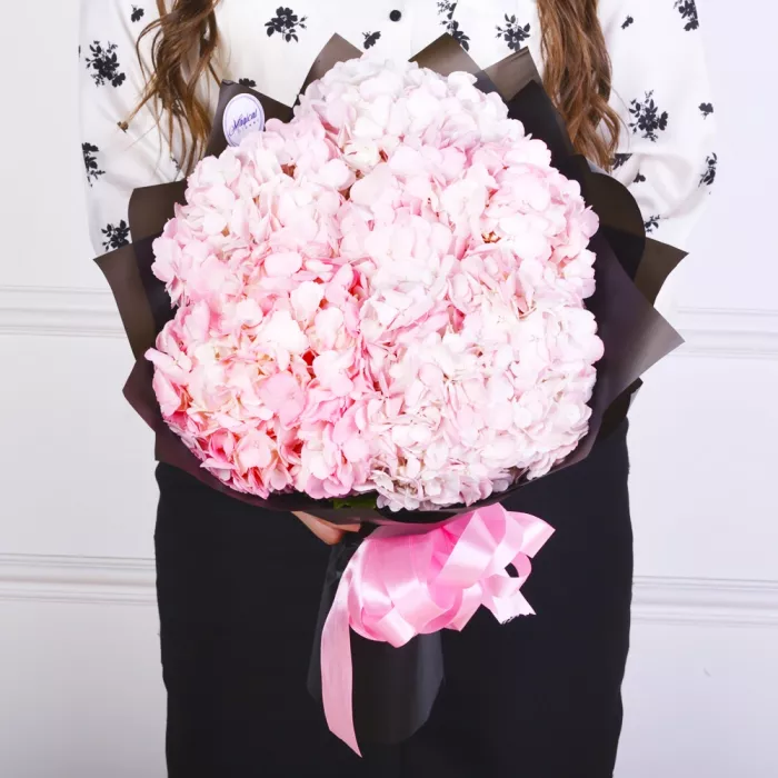Букет из 5 розовых гортензий