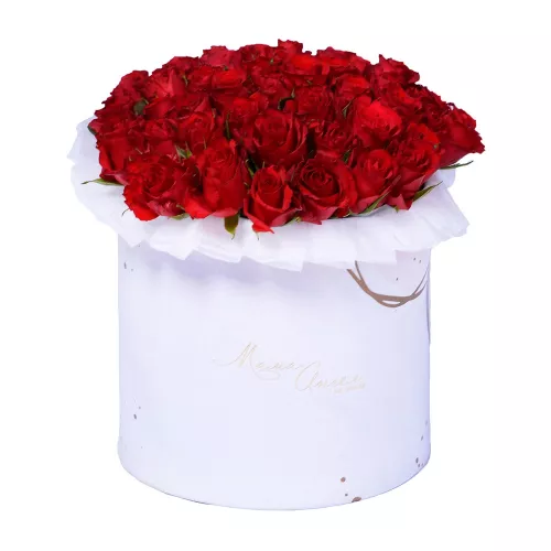 Букет на День матери из 35 красных роз в коробке на День матери