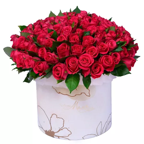 Букет на День матери из 51 малиновой розы в коробке на День матери