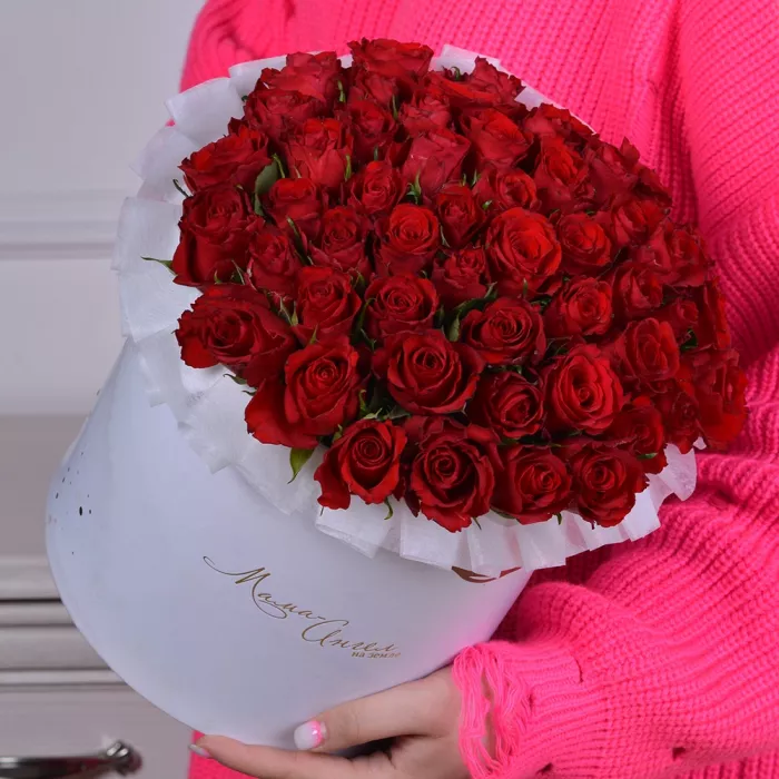 Букет из 35 роз в коробке на День матери