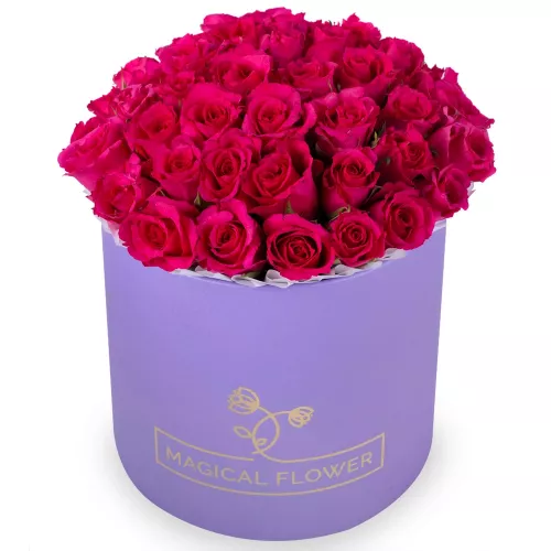 35 малиновых роз в фиолетовой шляпной коробке